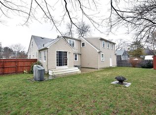 30 Lakeside St, Riverside, RI 02915