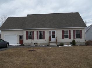 81 Acadia Dr, Rockland, ME 04841