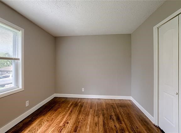 5th image of 6126 Cleveland Ave