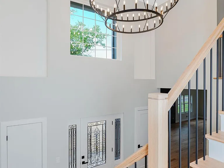 2810 Beatty St — Photo 4