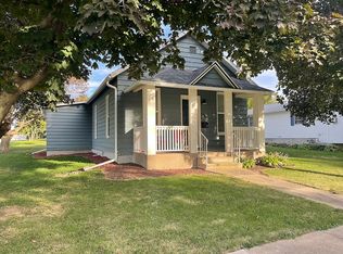 726 N Avenue C, Washington, IA 52353