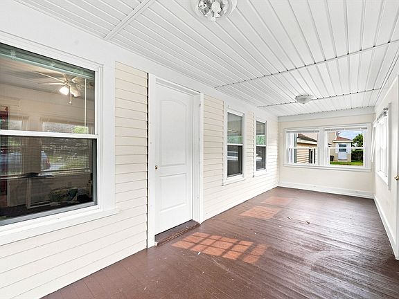 4th image of 270 N Brookfield Rd