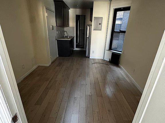 4th image of 46 Eldridge St APT 10