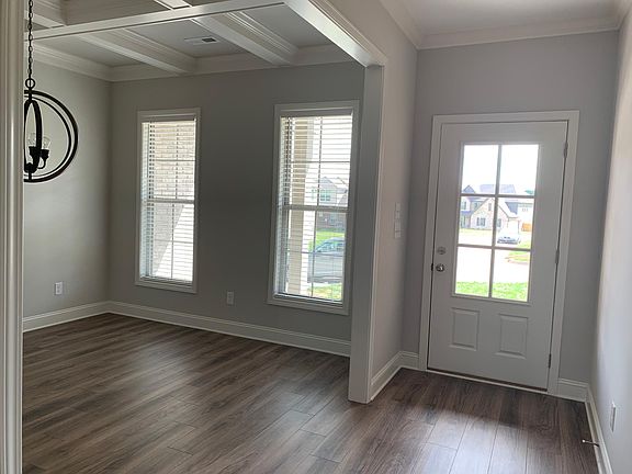 flex-room/dining room