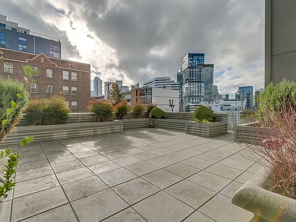 3rd image of 103 Bellevue Ave E APT 506