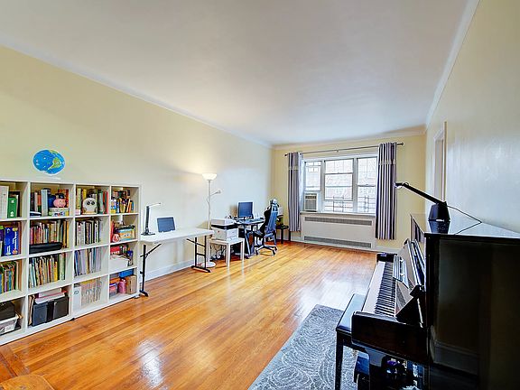 4th image of 77-15 113th St APT 6C