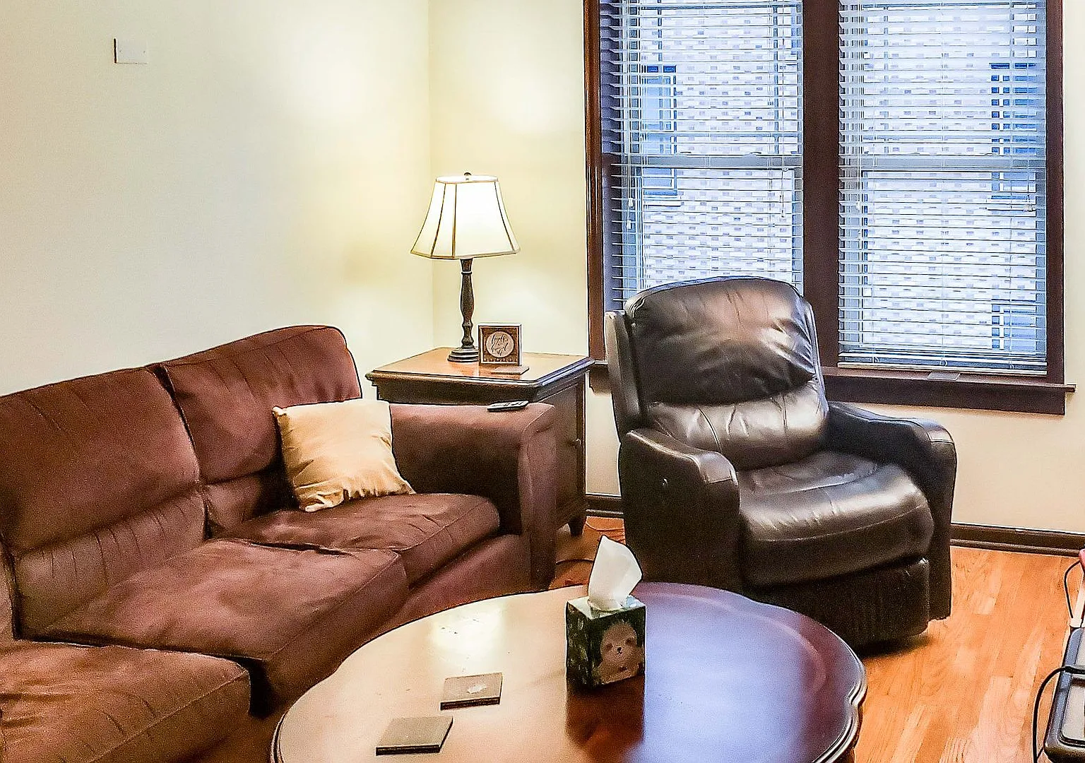 2 bed, 950 sqft, $3,395 — Photo 2