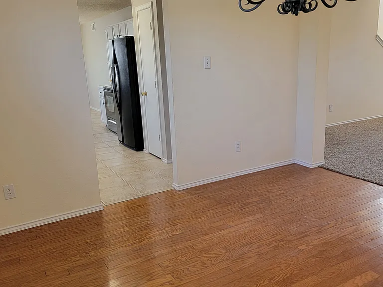 6001 Fenwick Ln — Photo 11