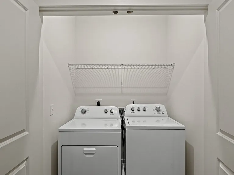 Emerson Flats — Photo 16