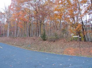 10 Rodes Valley Dr, Nellysford, VA 22958