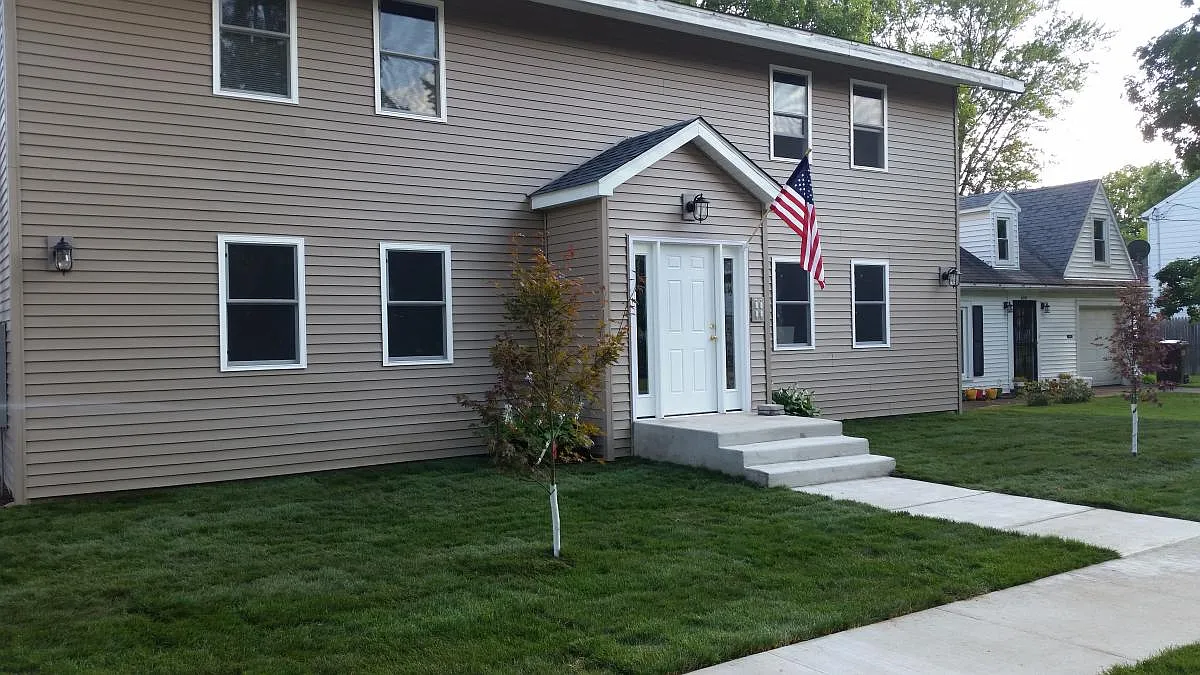 2 bed, 1125 sqft, $1,100 — Photo 1