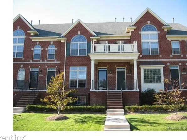 3270 Camden Dr #1, Troy, MI 48084
