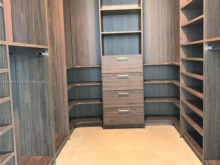 488 NE 18th St #3910 — Photo 9