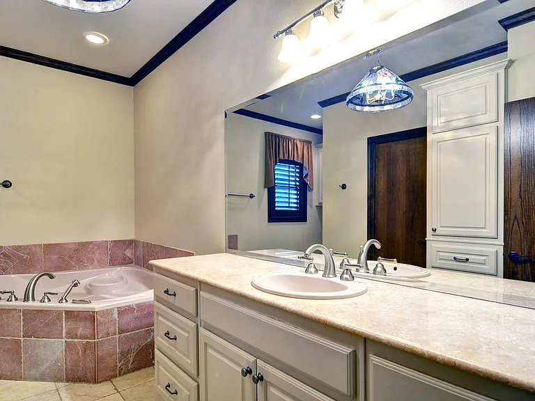 3407 Penticost St — Photo 27