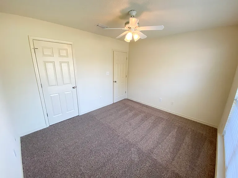11801 Balsam Ct — Photo 17