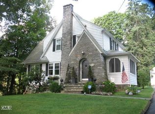 132 Beardsley Pkwy, Trumbull, CT 06611