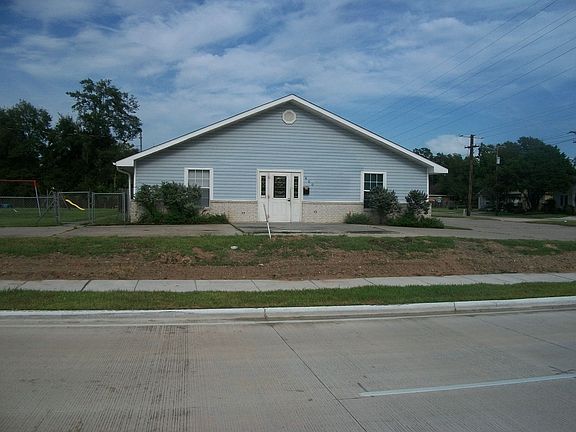 2nd image of 400 N Enterprise Blvd