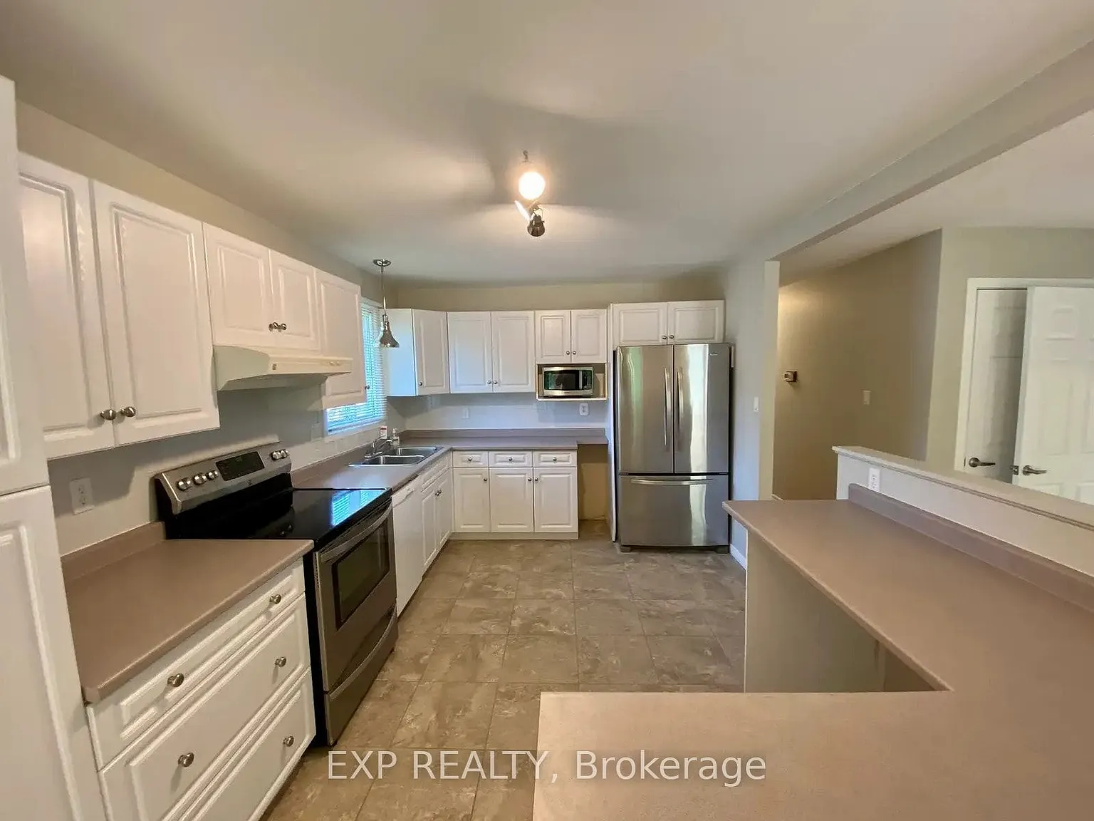 3 bed, $2,300 — Photo 3