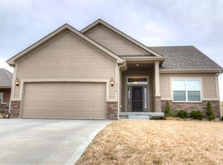 9118 N Mulberry Dr, Kansas City, MO 64155