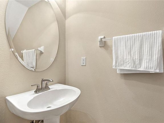5th image of 3150 Bayshore Oaks Dr