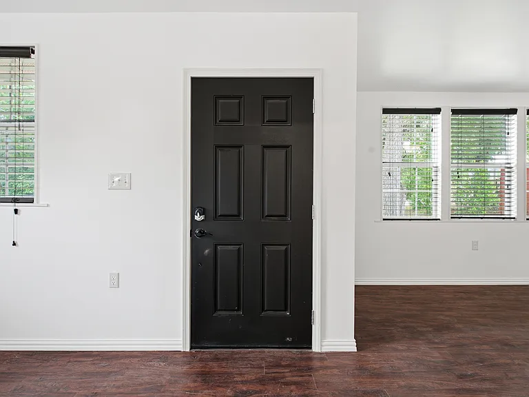 7606 Williamson Creek Dr — Photo 4