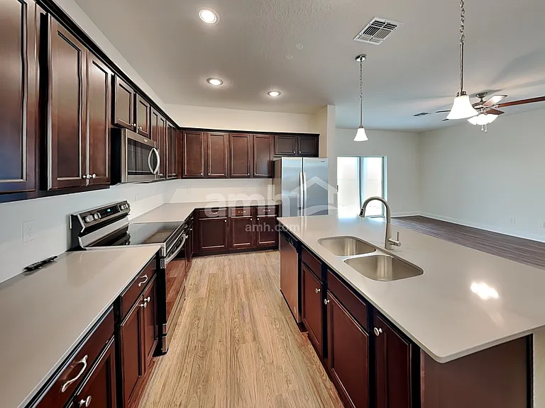 1038 Summer Stone Loop — Photo 3