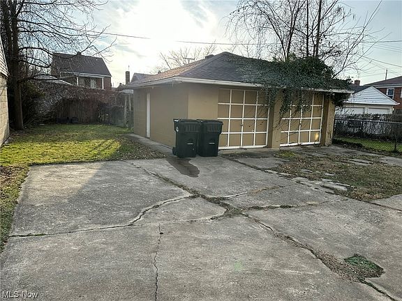 3rd image of 17904 Schenely Ave