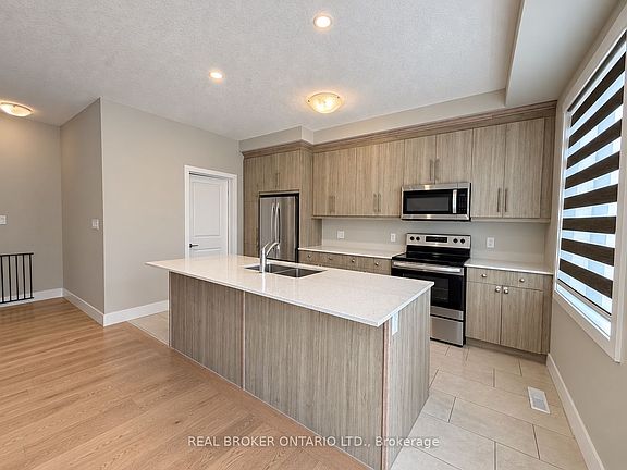 4th image of 177 Edgevalley Rd #184