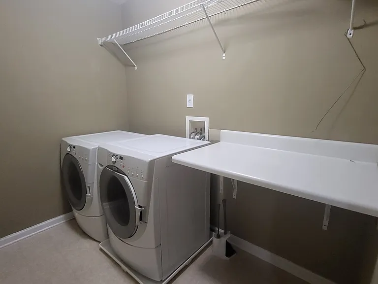 4810 Edinburgh Dr — Photo 9
