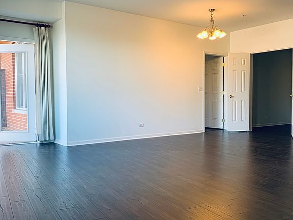 5th image of 935 Burlington Ave Unit 204
