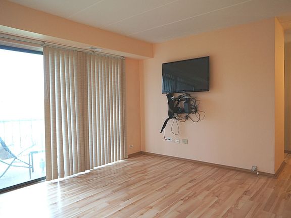 4th image of 14011 Laramie Ave APT 309