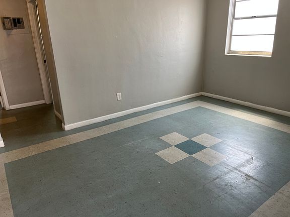 2nd image of 1021 Stonewall St APT 1