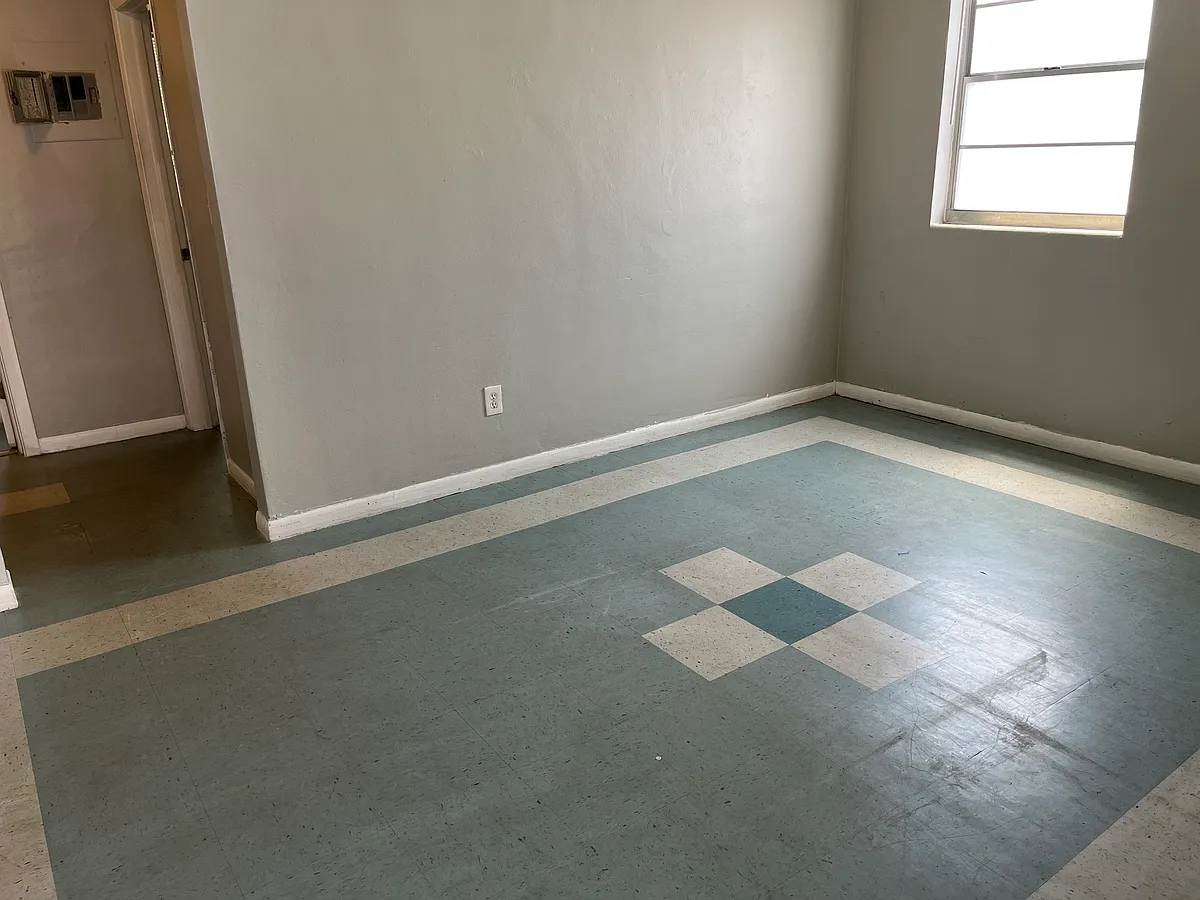 Building Photo - 1021 Stonewall St #1