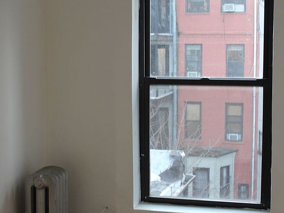 5th image of 138 W 127th St #8