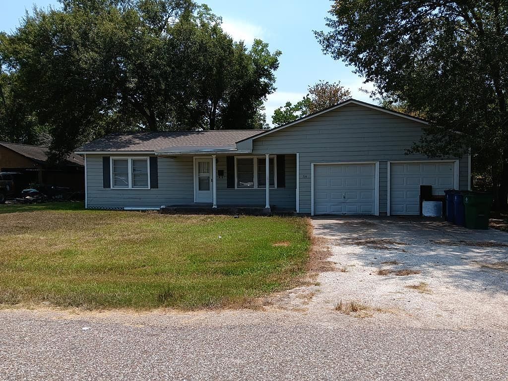 714 E Magnolia St, Angleton, TX 77515 Zillow