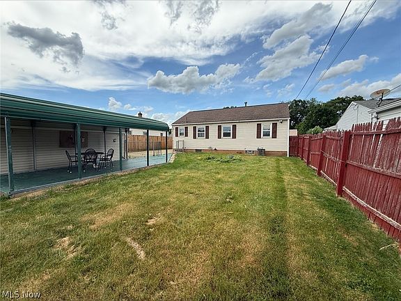 3rd image of 1606 36th St NE