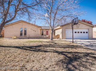 1106 Phillips Dr, Dumas, TX 79029
