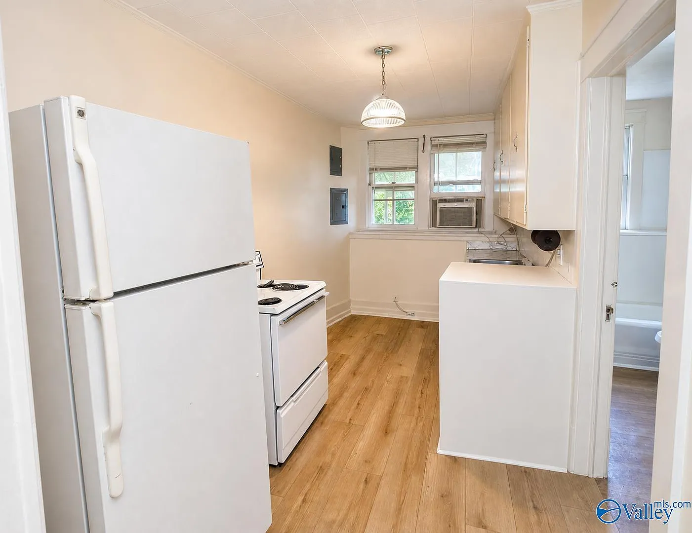 1 bed, 1.0 bath, 1000 sqft, $825 — Photo 3
