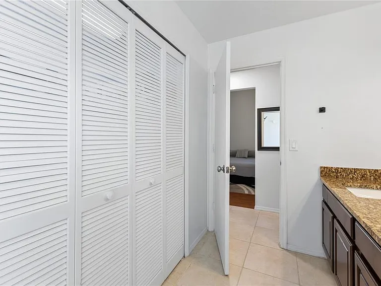 2629 Chatham Cir — Photo 16