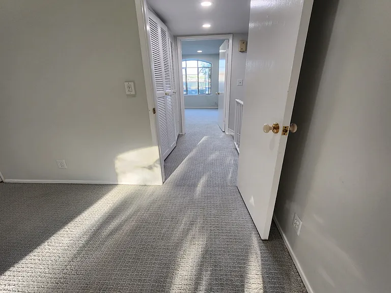 638 Wilcox Ave — Photo 23