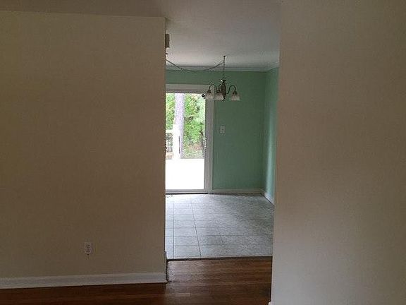 3rd image of 429 Nicewood Dr