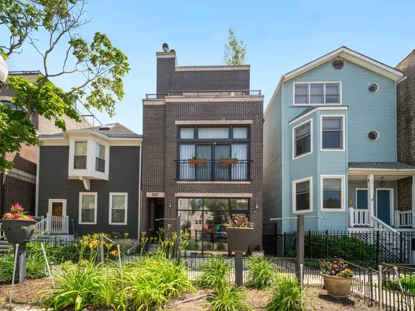 2217 W Roscoe St #3, Chicago, IL 60618