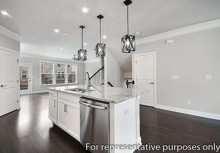 2061A Morrison Ave — Photo 1