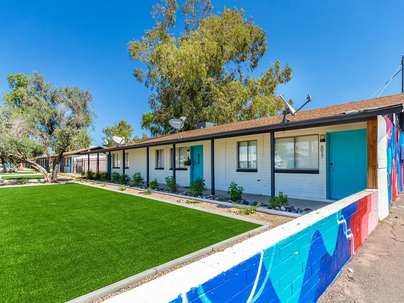 Maverick West — Photo 1