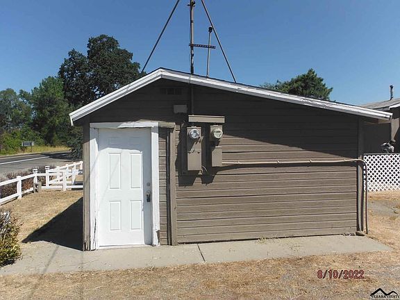 2nd image of 9022 State Highway 99e