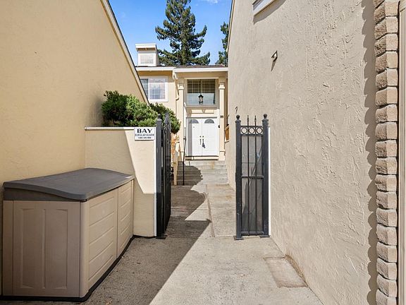 4th image of 1021 Tulipan Dr