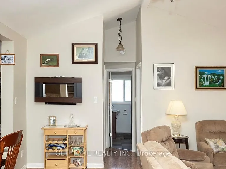 24 Hargrave Rd — Photo 11