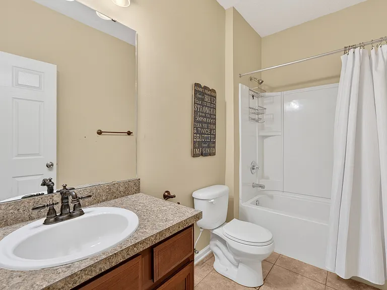 112 Kildrummy Ct — Photo 33