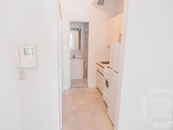 4th image of 76 Saint Marks Pl APT 2A