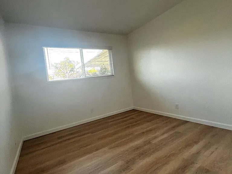 18371 Tamarind St — Photo 19